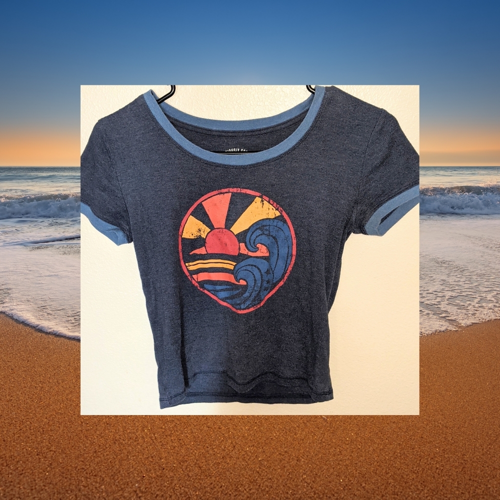 Crop top with beach design